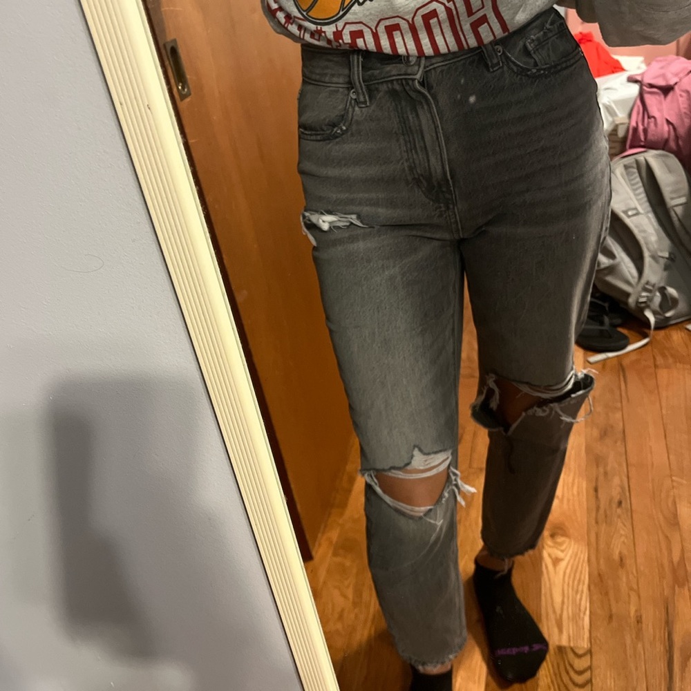 American eagle Grey mom jeans.
